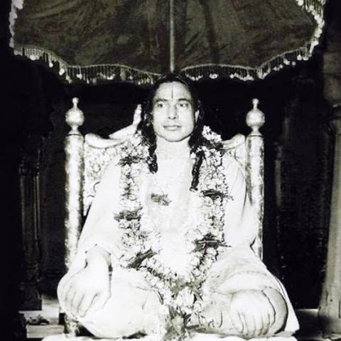 Jagadguruttam Shri KripaluJi Maharaj